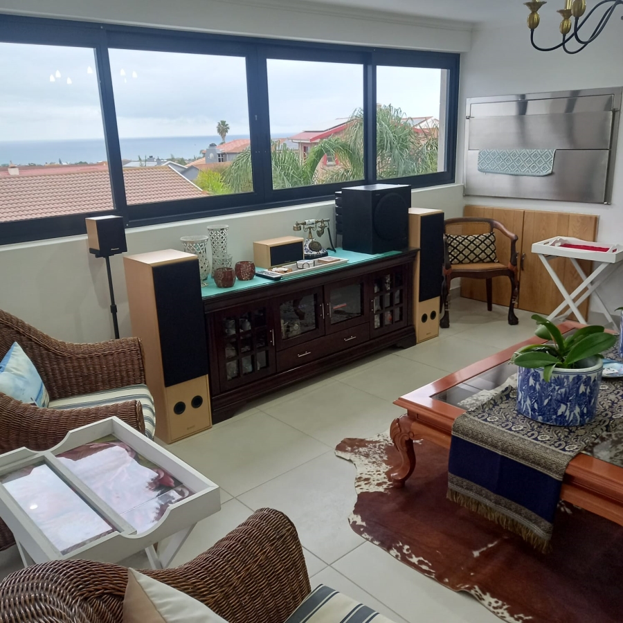 4 Bedroom Property for Sale in Menkenkop Western Cape